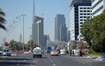 迪拜整洁的街道图片