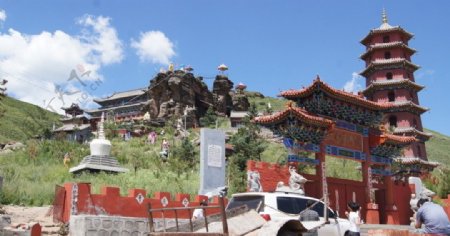 红石崖寺院图片