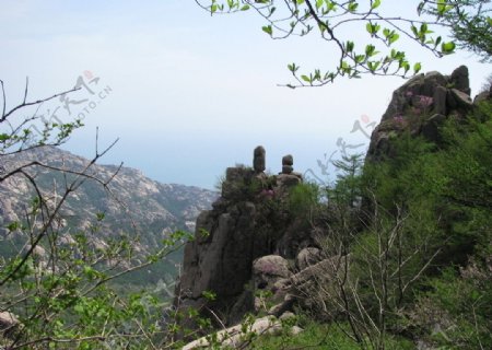 青岛崂山巨峰风景图片