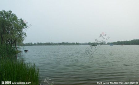 莲花湖水岸图片