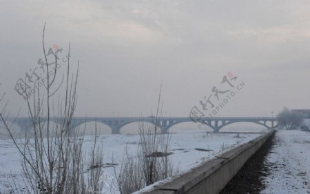伊犁河大桥图片