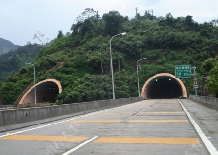 广梧高速公路鹅公髻隧道图片