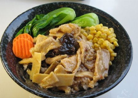 川香鸡肉饭图片
