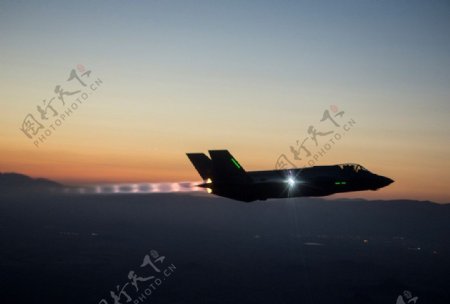 F35夜航图片