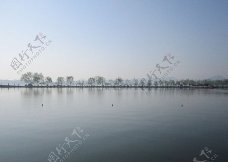 杭州西湖断桥全景图片