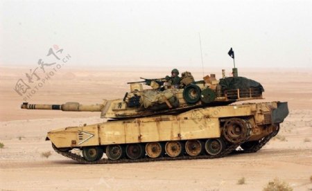 伊拉克战场上的Abrams系列坦克图片