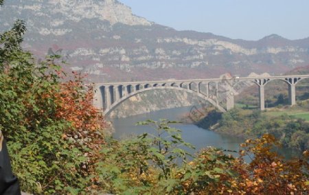 跨度最长的拱桥图片