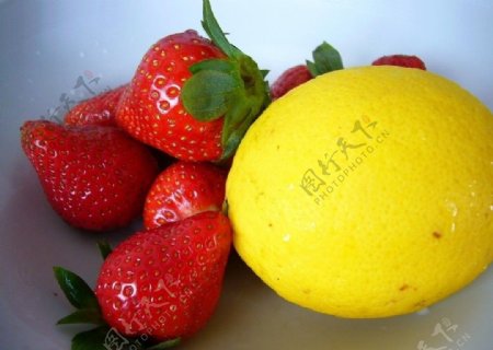 草莓柠檬图片