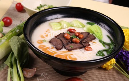 麻辣牛肉粉干捞传统美食图片