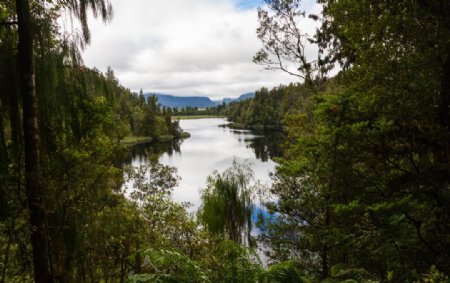 新西兰马修森湖图片