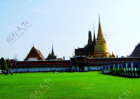 泰国大皇宫草坪图片