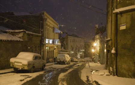 小巷风雪夜图片