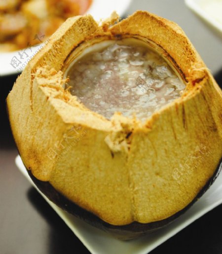 椰子炖雪蛤膏图片