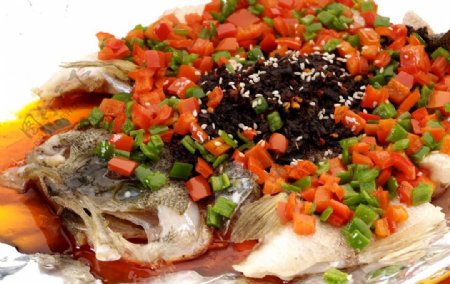 红螺飘香烤鲈鱼图片