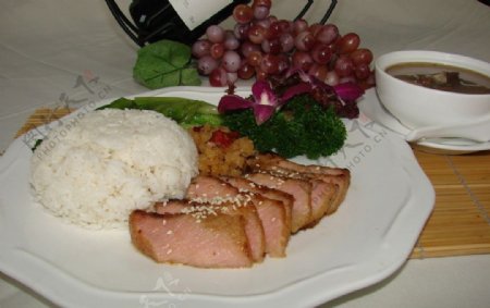 泰式香茅猪颈肉伴饭图片