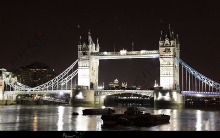 英国伦敦塔桥的夜色美景图片