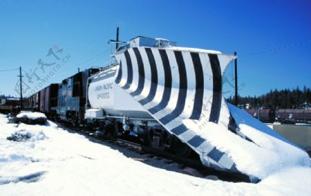 雪后的火车站图片