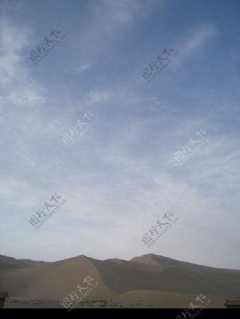 清晨鳴沙山图片