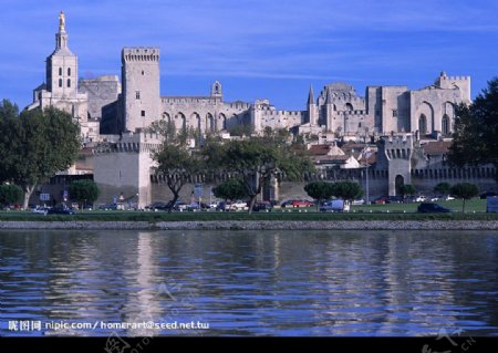 法國河岸城堡風景图片