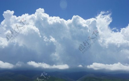 青海湖的云图片