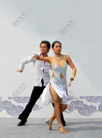 拉丁舞者图片