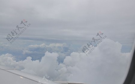 飞机机翼云海图片