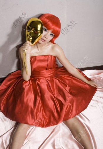 红裙美女个性写真图片