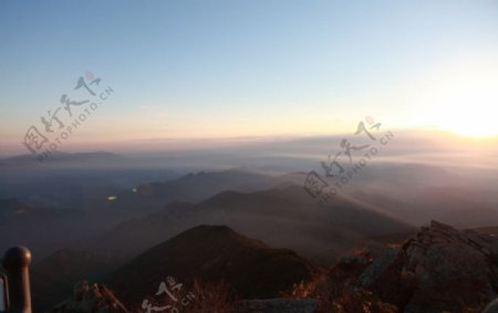 山峦美景图片