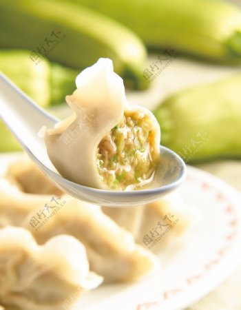 西葫芦水饺图片