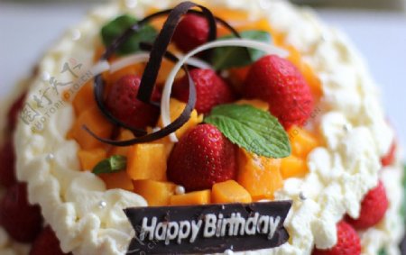 草莓芒果奶油生日蛋糕图片