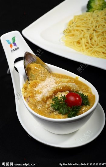 马来椰香咖喱海鲜图片