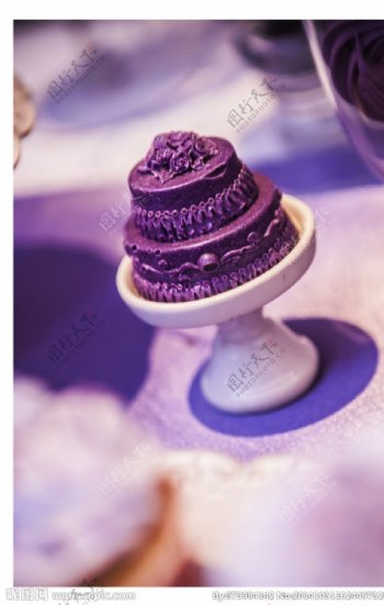 紫色蛋糕图片