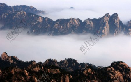 黃山雲瀑图片