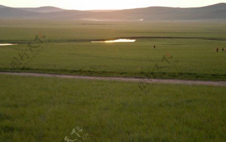 內蒙古通湖將大漠草原图片