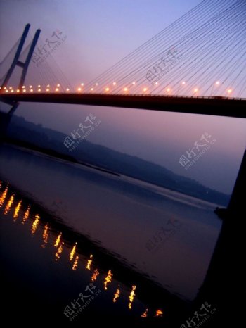 大桥黄昏图片