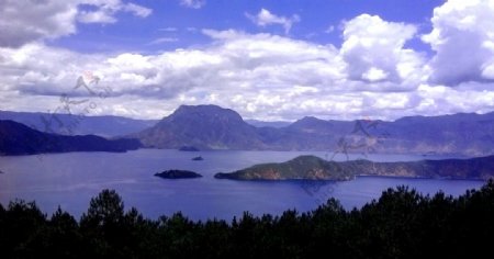 泸沽湖鸟瞰图片