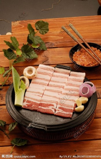 韩国料理五花肉图片