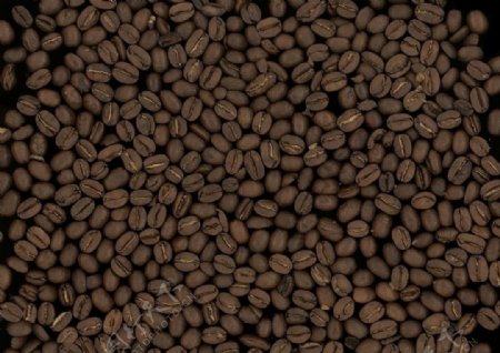 洒在地上的咖啡豆图片