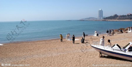 夏季海边的风景图片