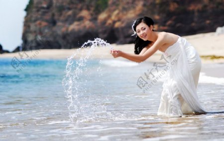 浪漫海洋婚纱图片