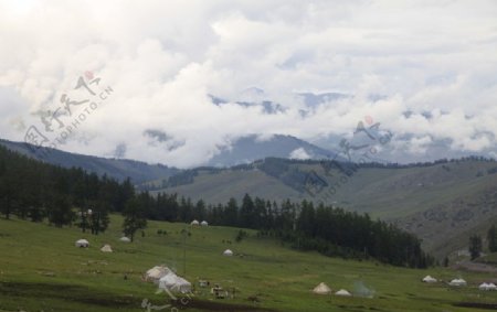 远处雪山图片