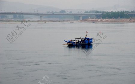 丹江渡船图片