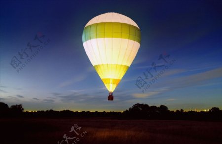 漂亮的热气球图片
