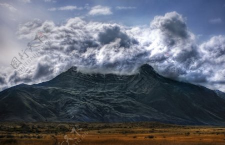 安第斯山脉的老山图片
