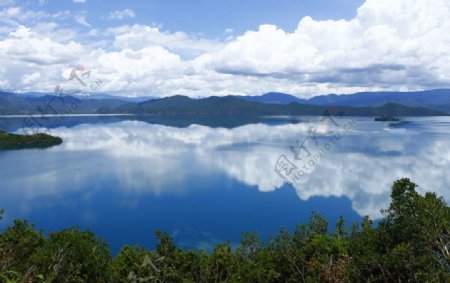 美丽的泸沽湖图片