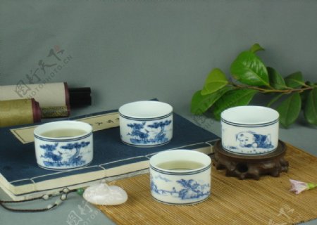 青花瓷普洱茶杯图片