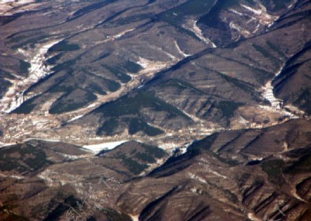 冬季的冰雪河山图片