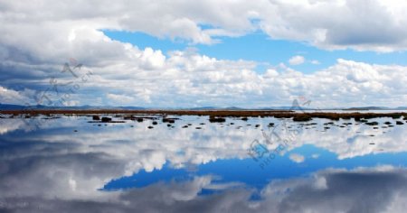 甘南花湖如镜湖面风景图片