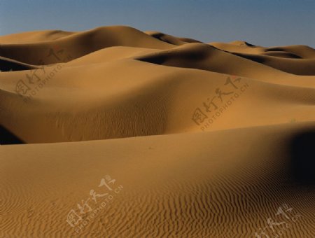 高清沙漠戈壁滩图片