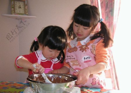 儿童做饭图片